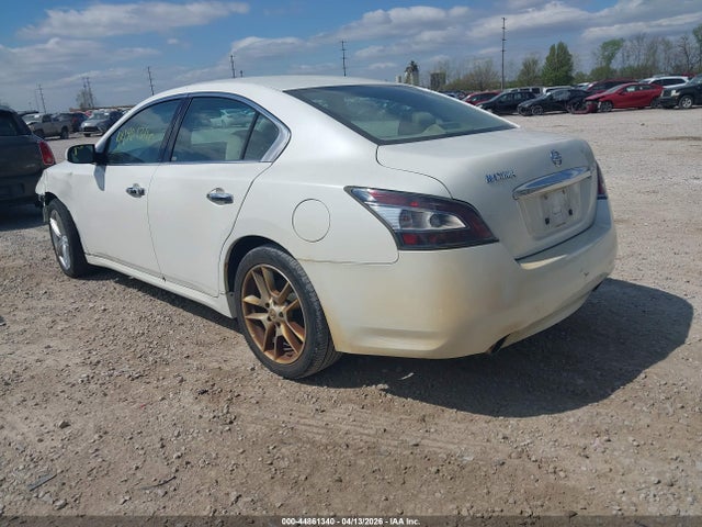 Nissan Maxima
