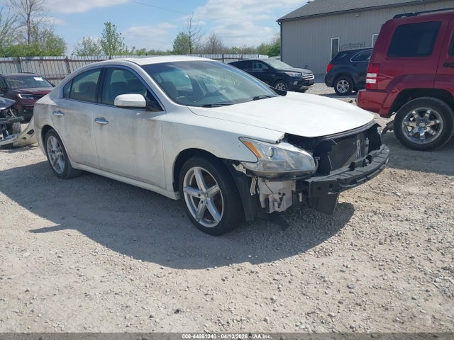 Salvage Nissan Maxima Image