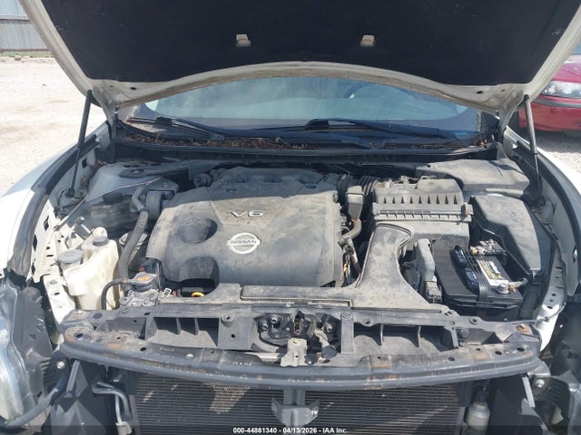 Nissan Maxima
