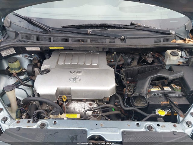 Toyota Sienna Le