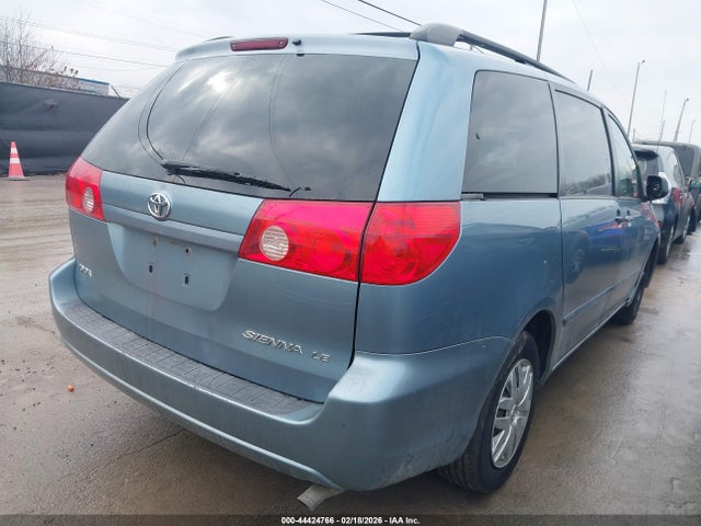Toyota Sienna Le