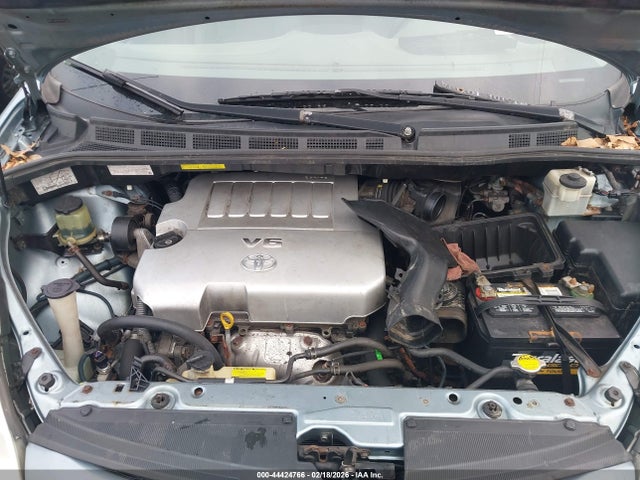 Toyota Sienna Le