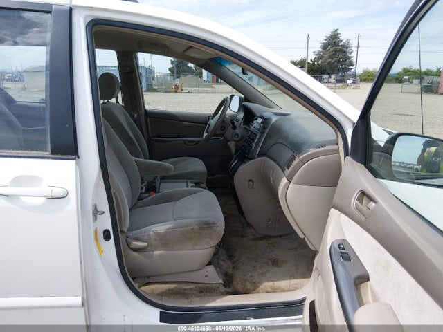 Toyota Sienna Ce