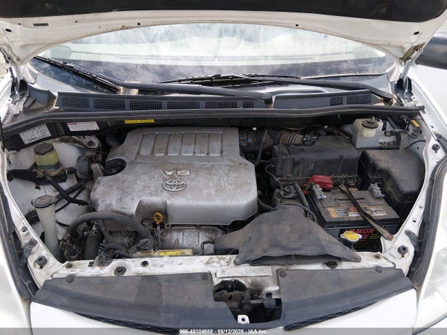 Toyota Sienna Ce