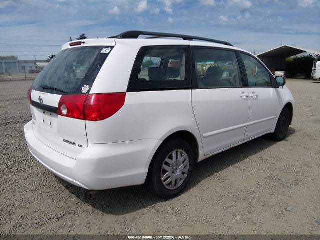 Toyota Sienna Ce
