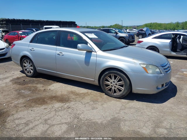 Salvage Toyota Avalon Image