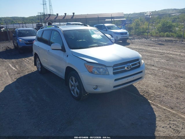 Salvage Toyota RAV4 Image