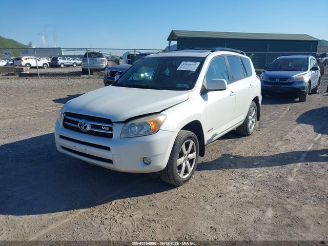 Toyota RAV4 Limited V6