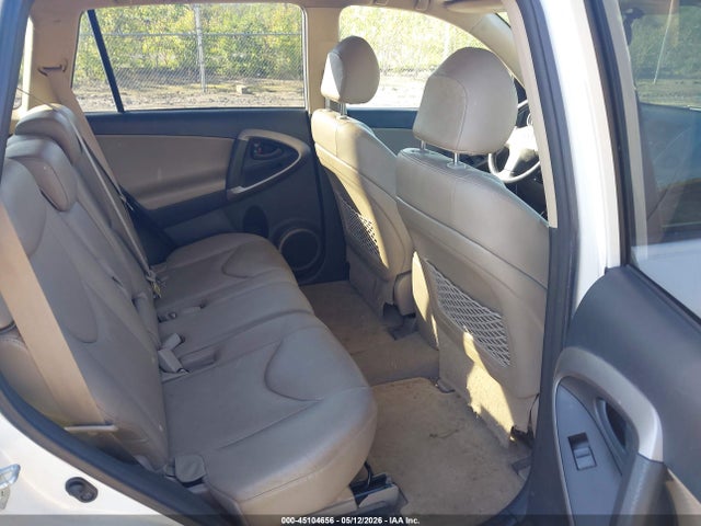 Toyota RAV4 Limited V6