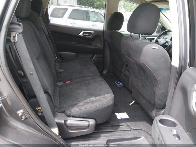 Nissan Pathfinder Sv