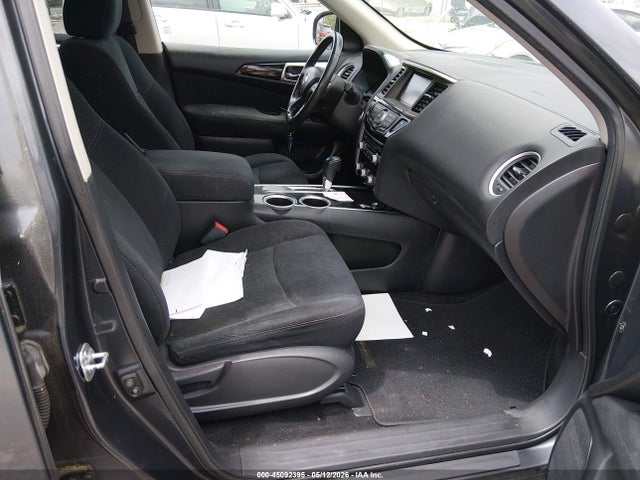 Nissan Pathfinder Sv