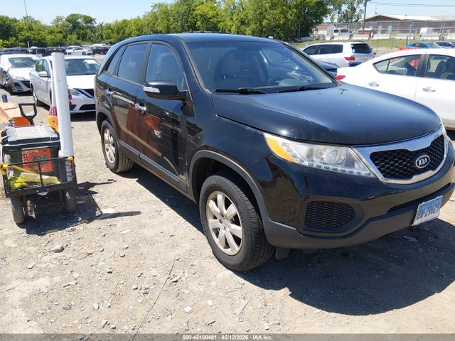 Salvage Kia Sorento Image