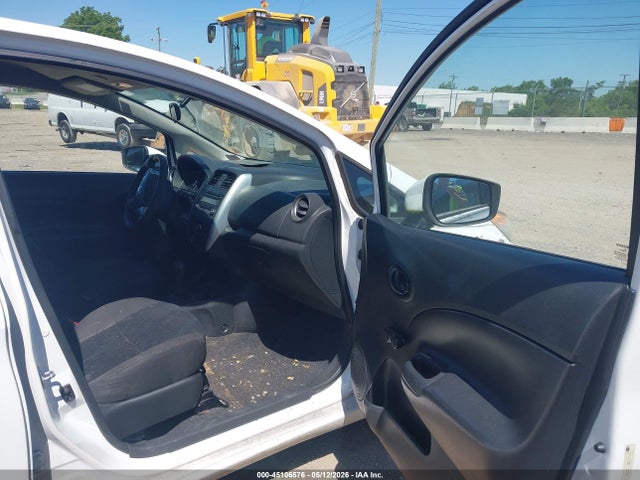 Nissan Versa S Plus