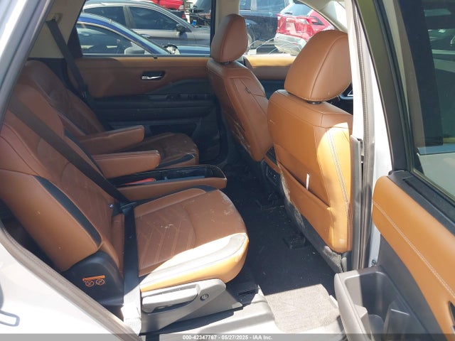 Nissan Pathfinder Platinum Fwd