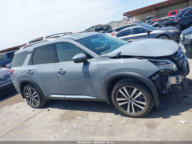 Nissan Pathfinder Platinum Fwd
