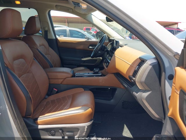 Nissan Pathfinder Platinum Fwd