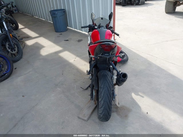 Yamaha Yzfr3