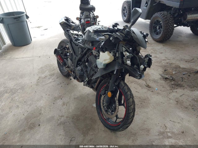 Salvage Kawasaki Ex300 Image