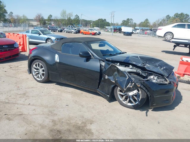 Salvage Nissan 370Z Image