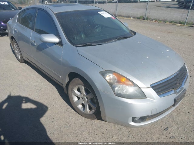 Salvage Nissan Altima Image