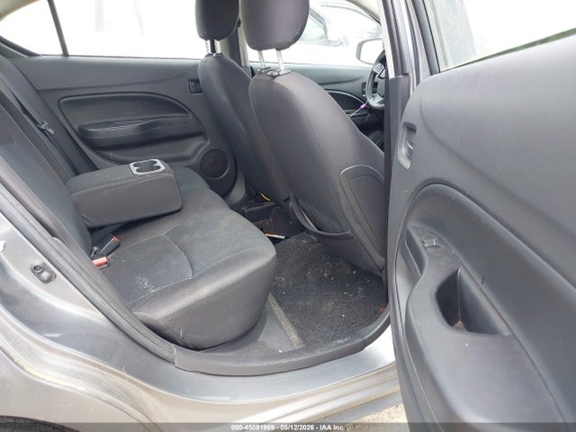 Mitsubishi Mirage Es