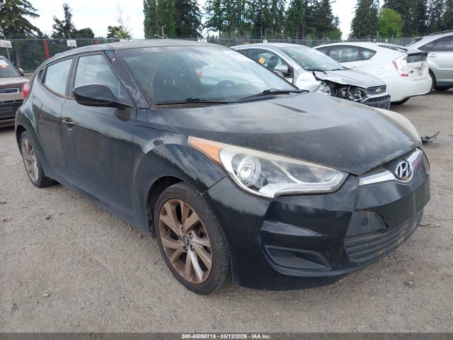 Salvage Hyundai VELOSTER Image