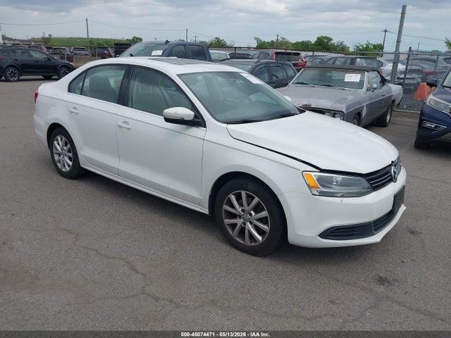 Salvage Volkswagen Jetta Image