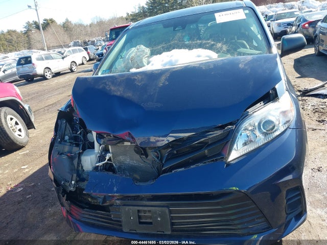 Toyota Sienna L