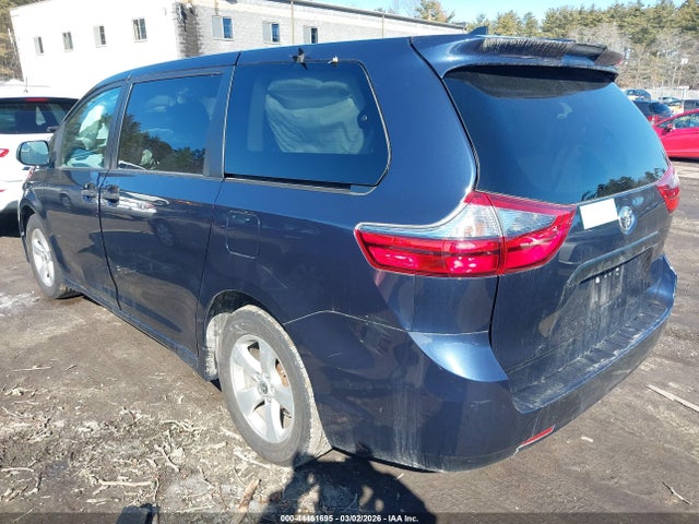 Toyota Sienna L