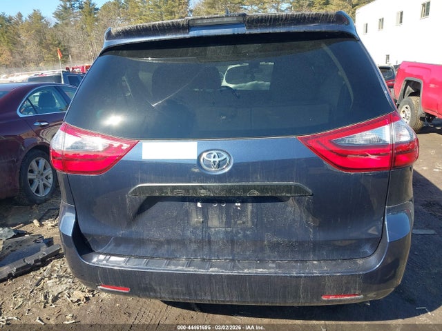 Toyota Sienna L