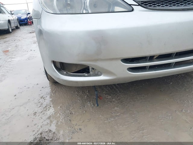 Toyota Camry Xle V6