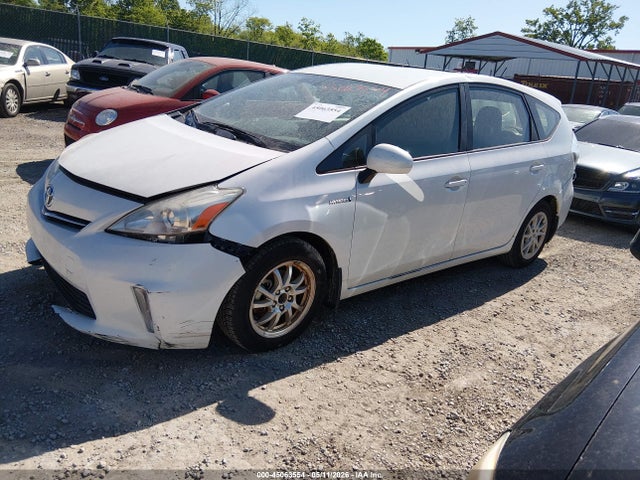 Toyota Prius v Three