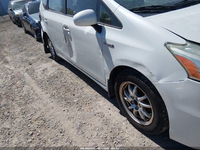 Toyota Prius v Three