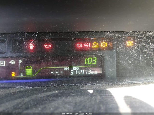 Toyota Prius v Three