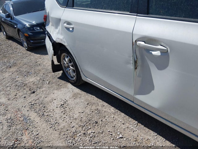 Toyota Prius v Three