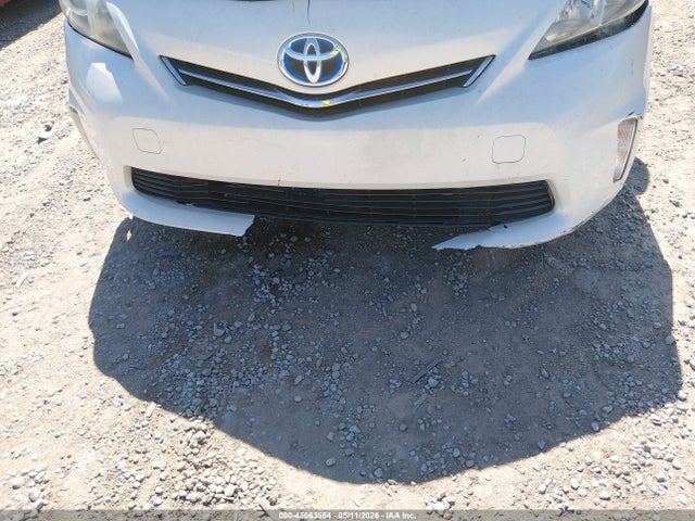 Toyota Prius v Three