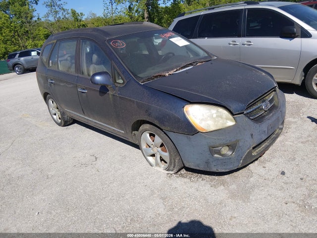 Salvage Kia Rondo Image