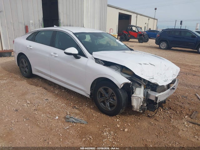 Salvage Kia K5 Image