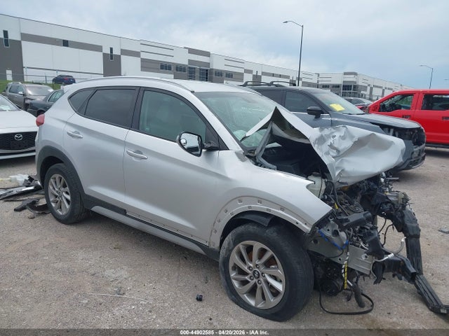 Salvage Hyundai TUCSON Image