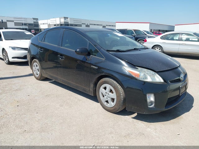Salvage Toyota Prius Image