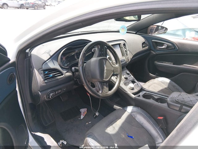 Chrysler 200 S