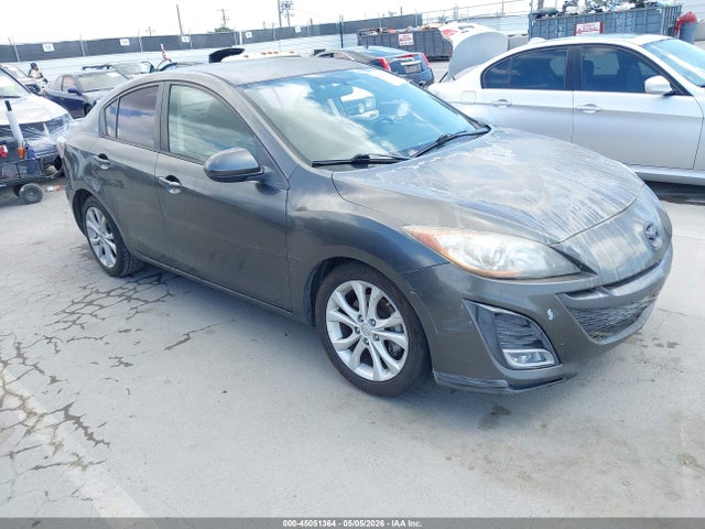 Salvage Mazda Mazda3 Image