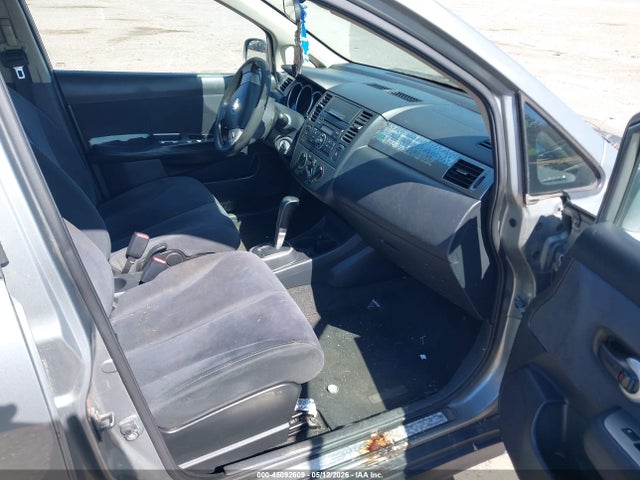 Nissan Versa 1.8s