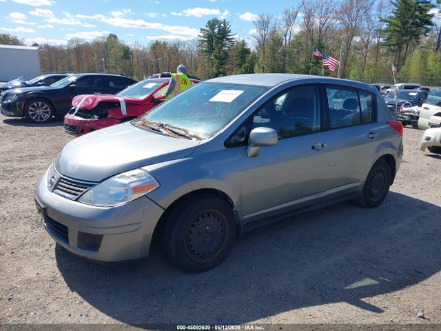 Nissan Versa 1.8s
