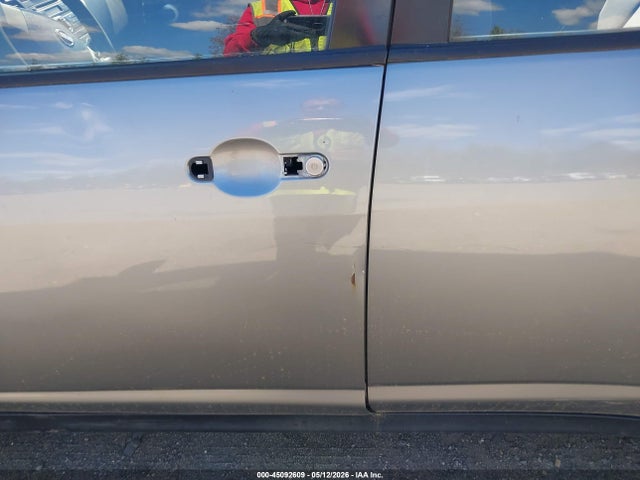 Nissan Versa 1.8s
