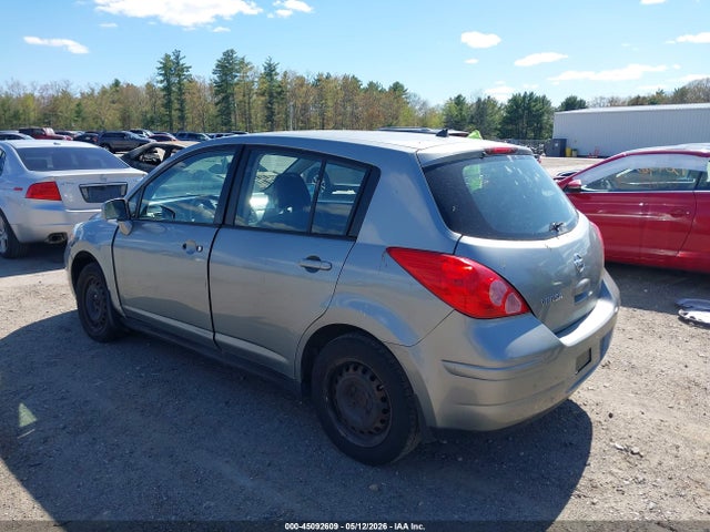 Nissan Versa 1.8s
