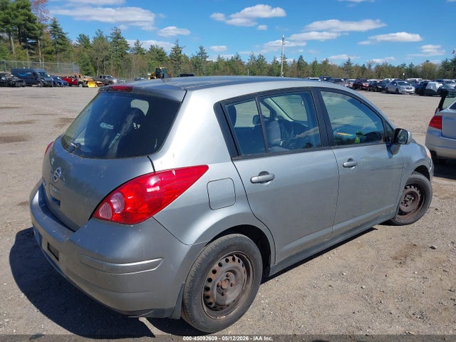 Nissan Versa 1.8s