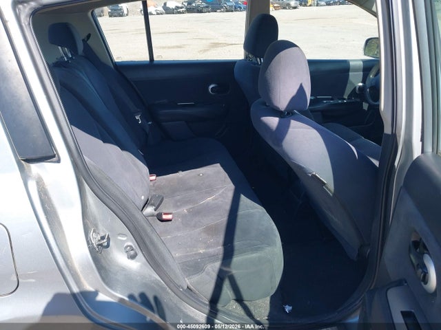 Nissan Versa 1.8s