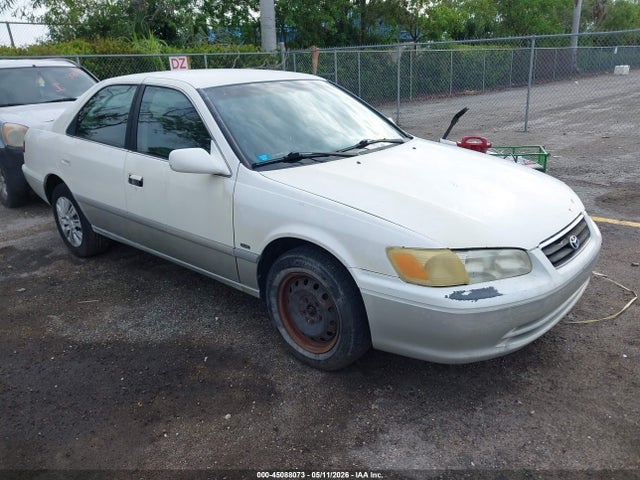 Salvage Toyota Camry Image