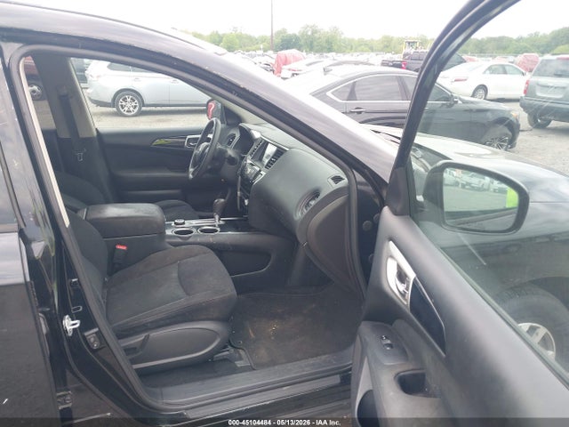 Nissan Pathfinder S